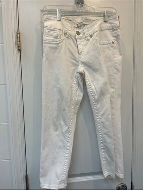 White Women’s Seven7 crop Stretch Jeans - Classic Slim Fit.In perfect condition.